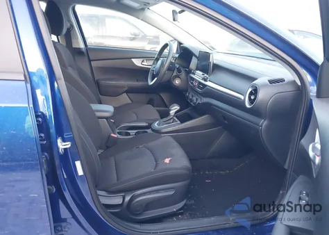 2024 Kia Forte Lxs z USA, uszkodzony, nr VIN 3KPF24AD4RE700394